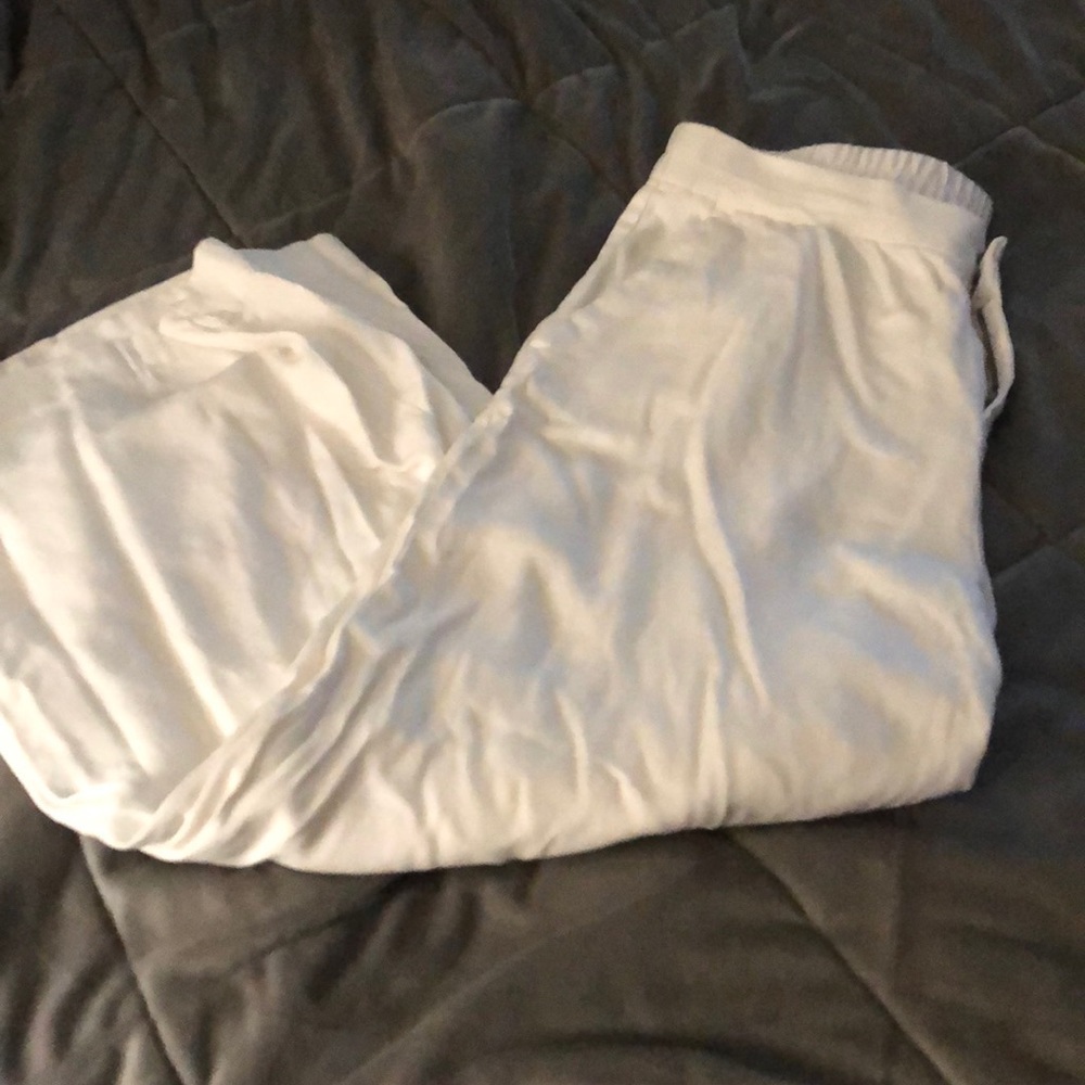 Old Navy🥳HP🥳Comfy Float White Pants